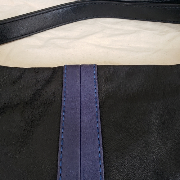 Michael Kors large leather hobo - EUC - Picture 7 of 11